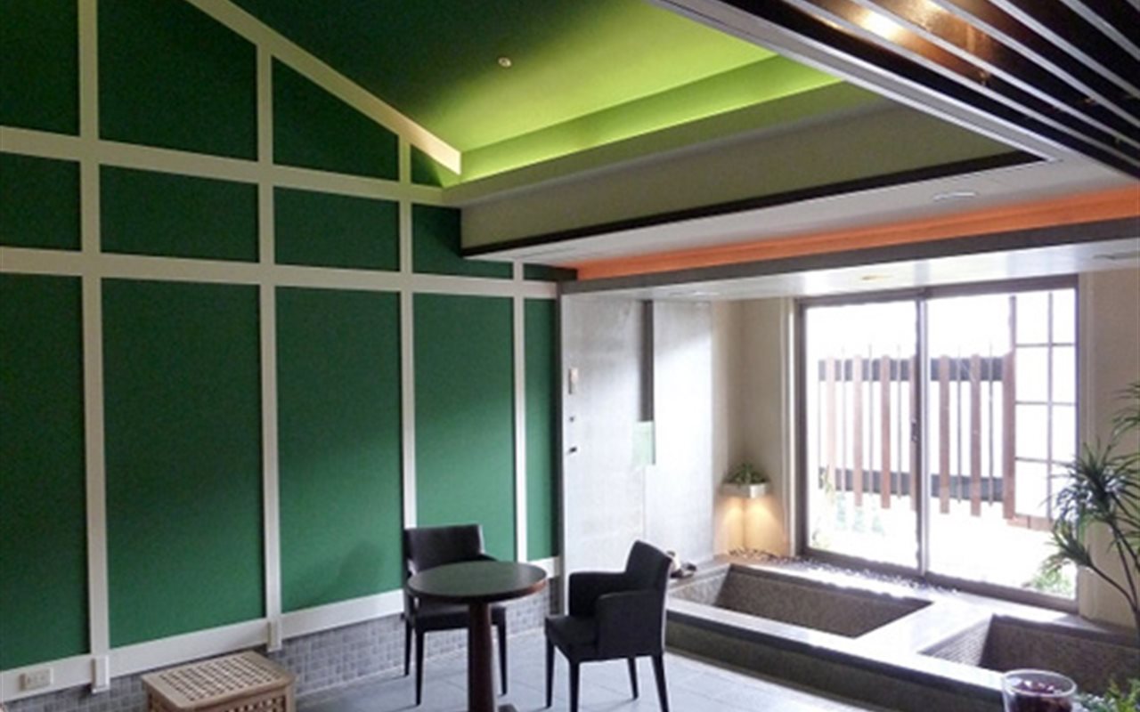 Case study of sound-absorbing wall in leisure club